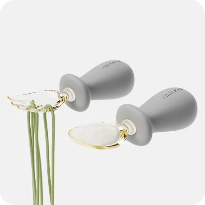 قاشق و چنگال کوچک نوزاد هی اور شی He or she